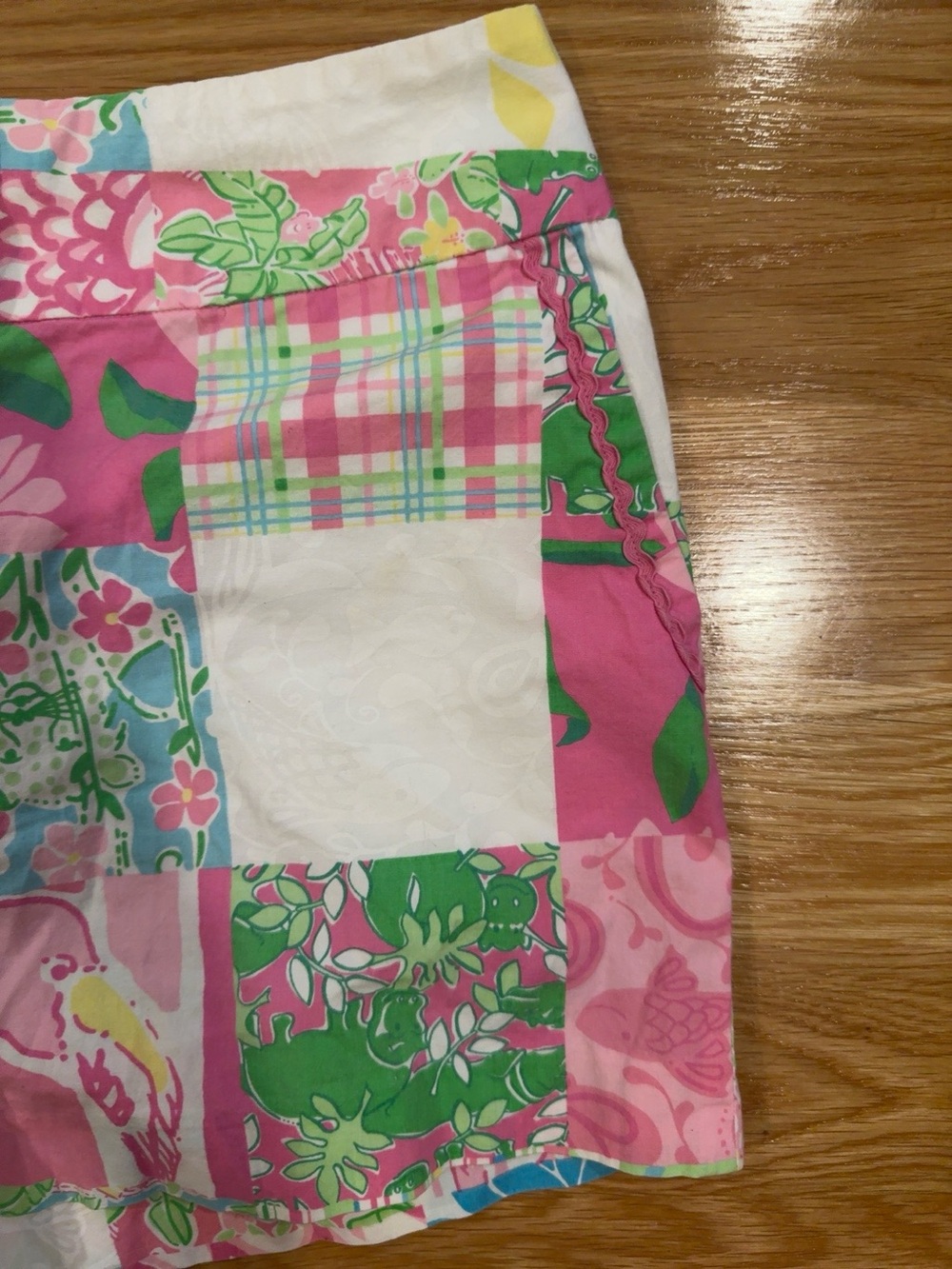 Lilly Pulitzer Patchwork Print Shorts Women’s Size 10 Pink Floral Preppy Resort - Picture 4 of 4